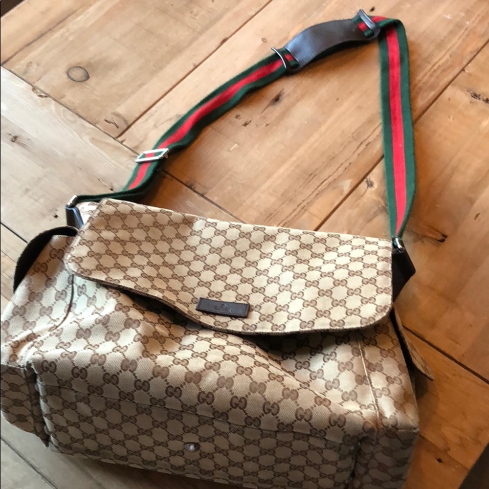 Authentic Gucci crossbody messenger diaper bag